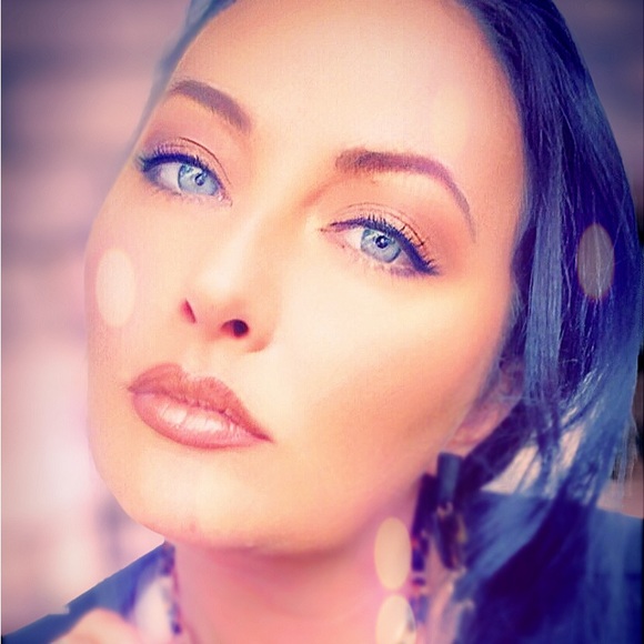 Meet your Posher, Lacy - Picture 5 of 10